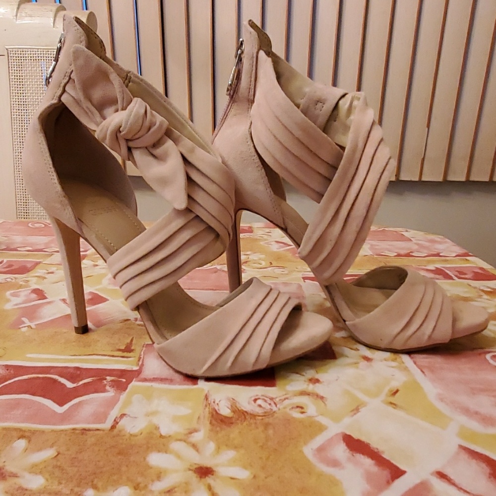 Guess beige heels
